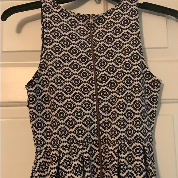 Dress - Picture 4 of 5